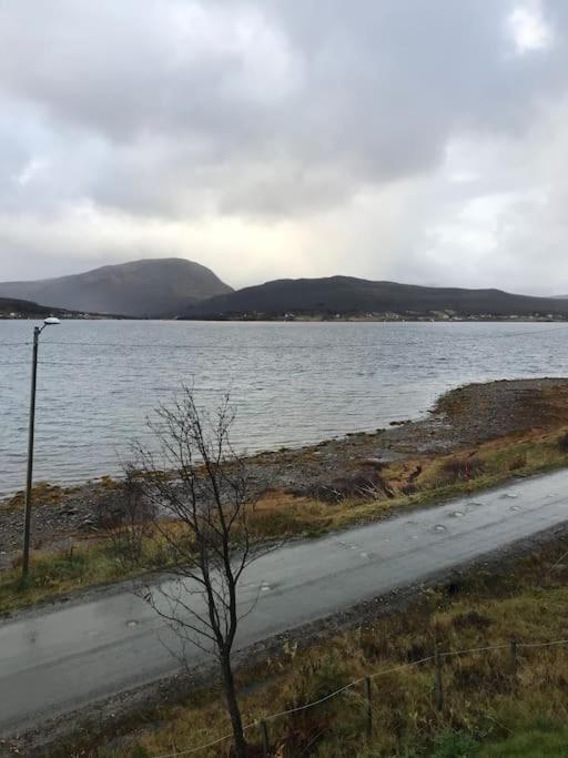 Trivelig Fritidshus Pa Arnes, Senja Straumstad Exterior foto